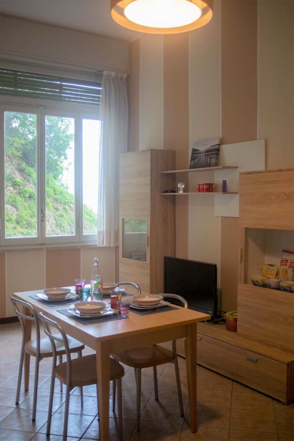 Valbrona Appartamento Timeless Con Piscina E Tennis מראה חיצוני תמונה